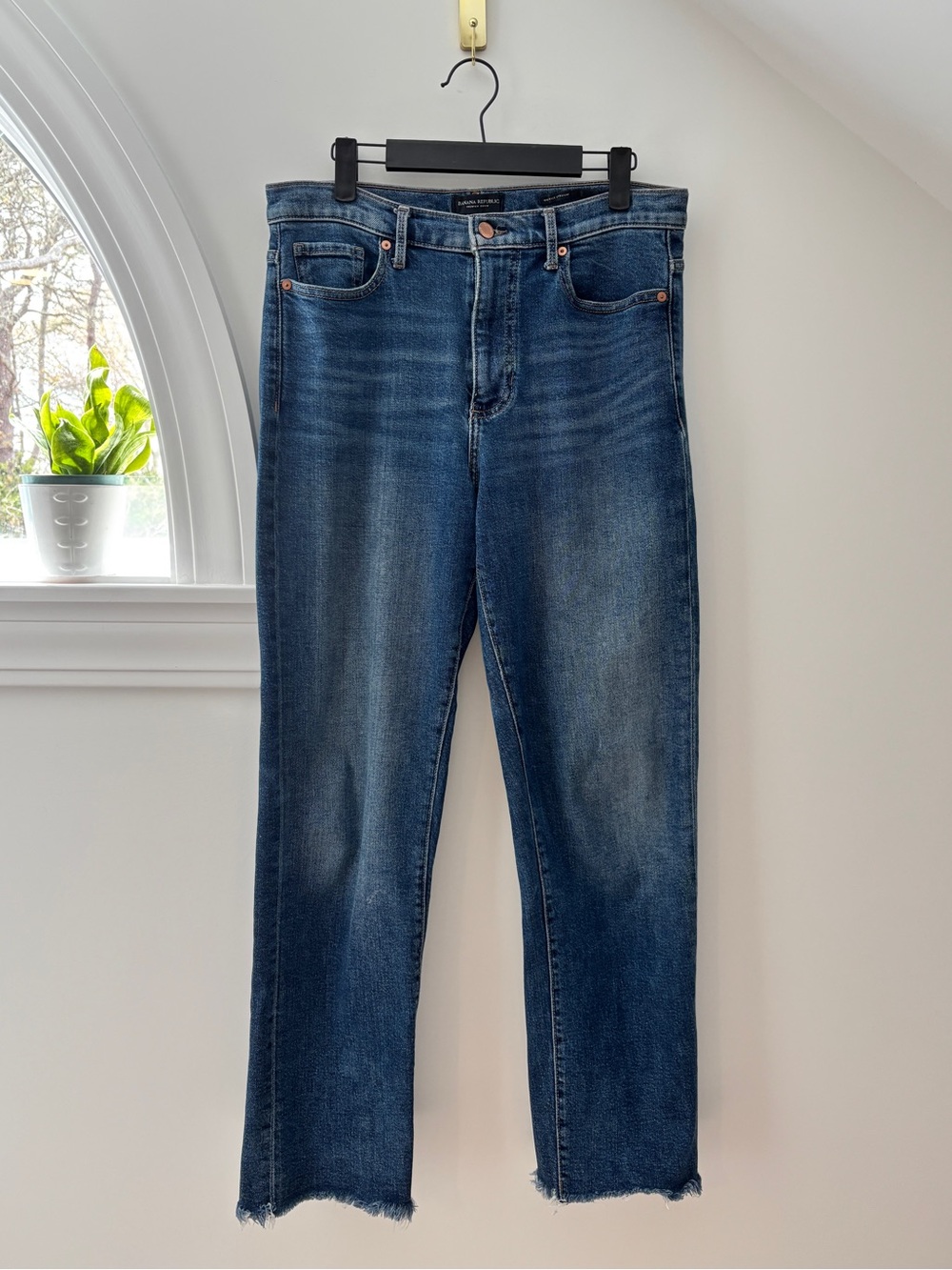 Banana Republic Mid-rise Straight Leg Jeans Womens 29 Medium Wash Raw Hem - Picture 2 of 12